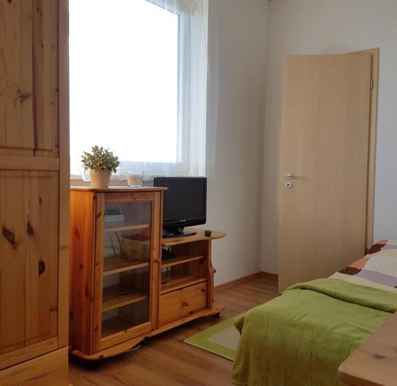 ファミリールーム, Szilas Park Motel