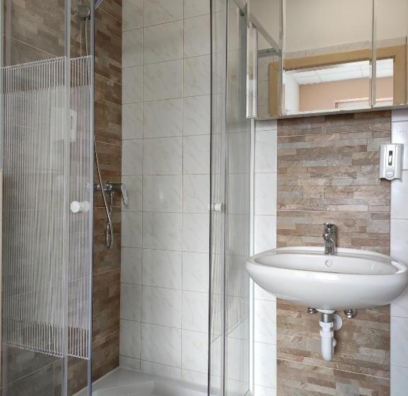 スタンダード４人部屋, Szilas Park Motel