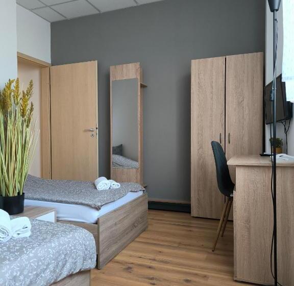 ファミリールーム, Szilas Park Motel