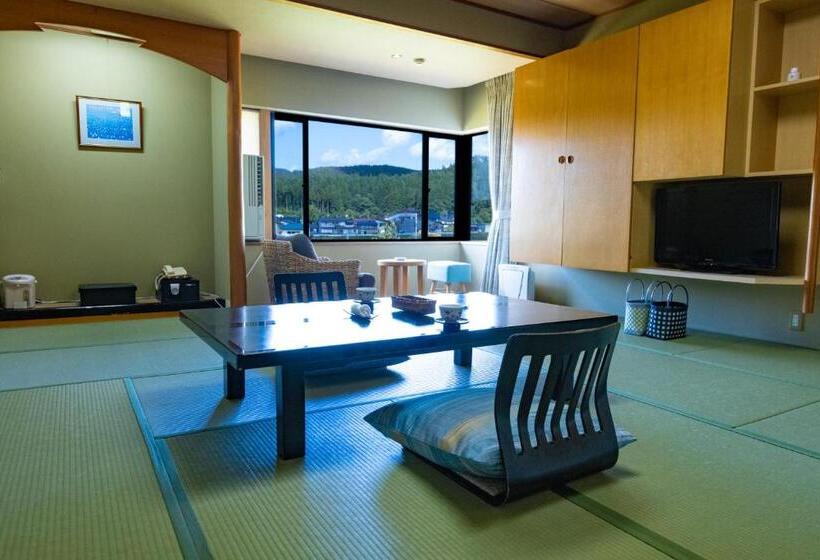 חדר משפחתי, Yunohara