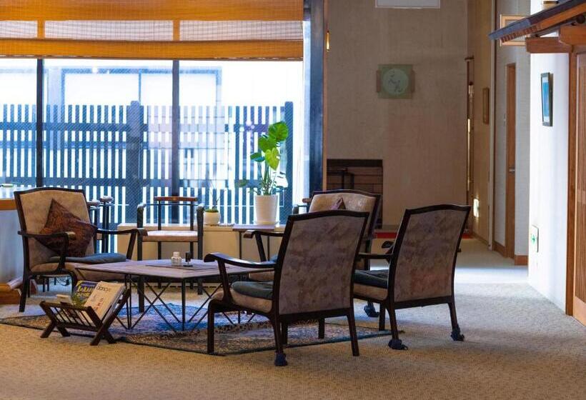 חדר משפחתי, Yunohara