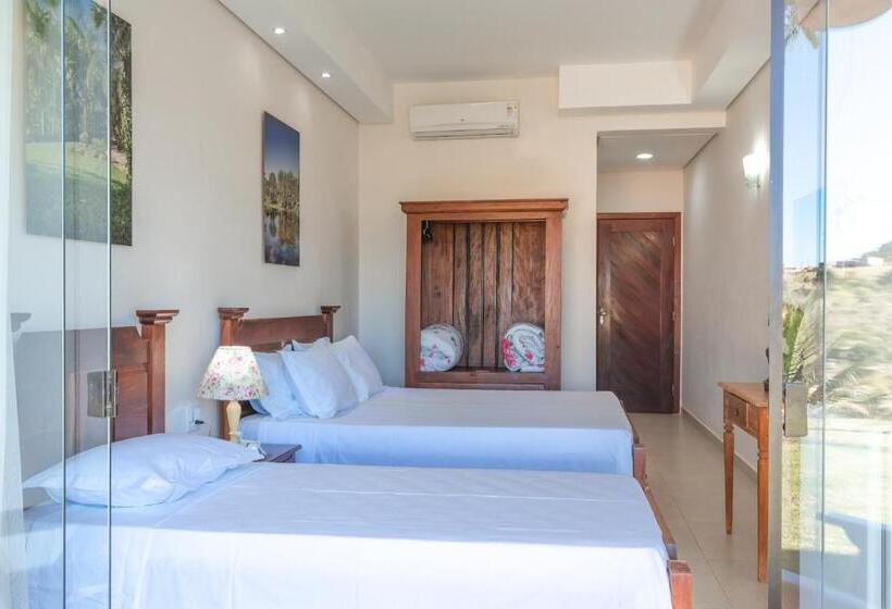 标准三人间, Bellaminas Pousada