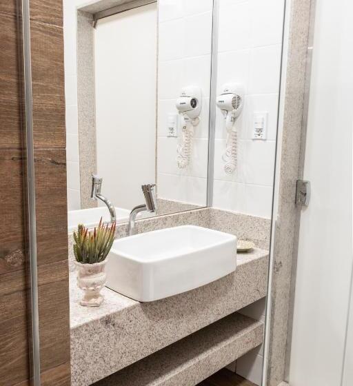 标准三人间, Bellaminas Pousada