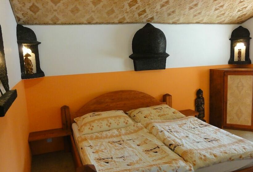 غرفة عائلية, Resort Svět