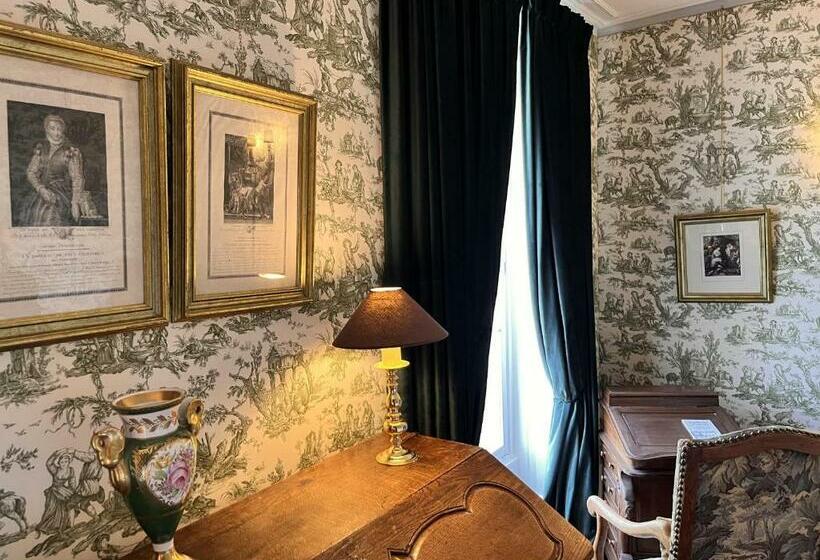 جناح مطلّ علي الحديقة, Château De Picheny