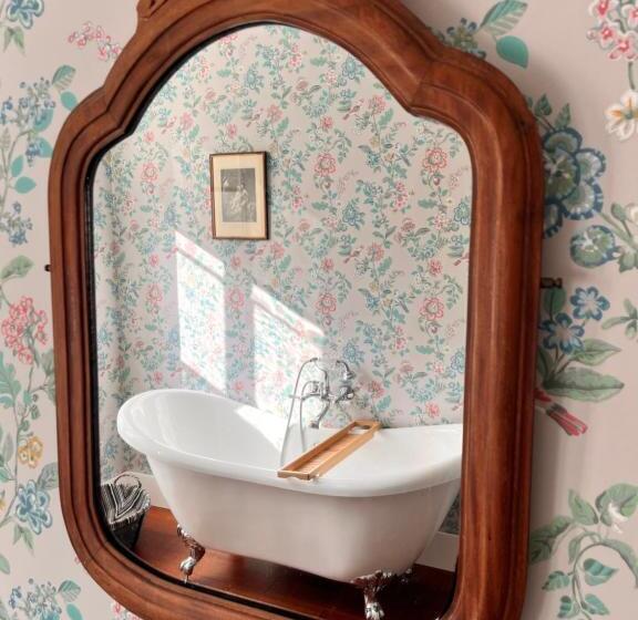 جناح مطلّ علي الحديقة, Château De Picheny