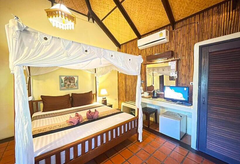 بنجلو قياسى, Villa Bali Eco Resort, Rayong