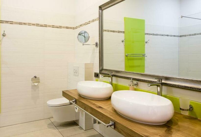 デラックスルーム, Wuschl Lounge