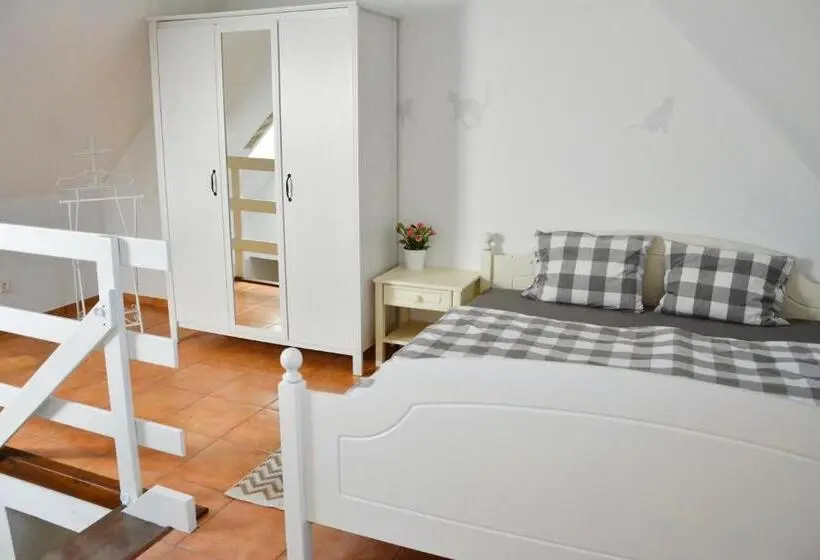 ２ベッドルームアパートメント, Habánský Dům