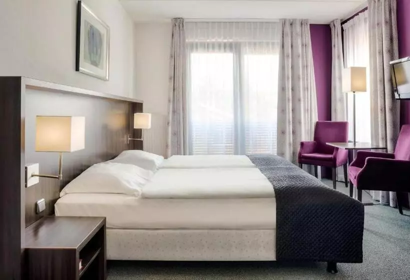 コンフォートルーム, Hampshire Hotel   Avenarius