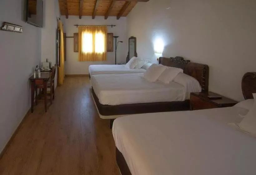 スーペリアトリプルルーム, Hospedium Hotel Rural Abadía De Yuste