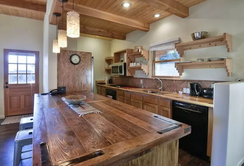 ２ベッドルームハウス, Abiquiu Inn