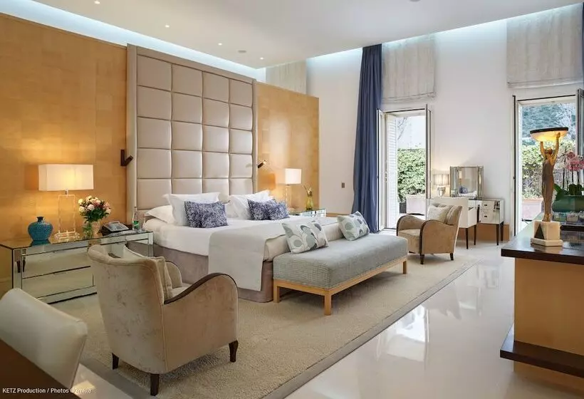 سوئیت مدیریتی 2 خوابه, Cap Estel