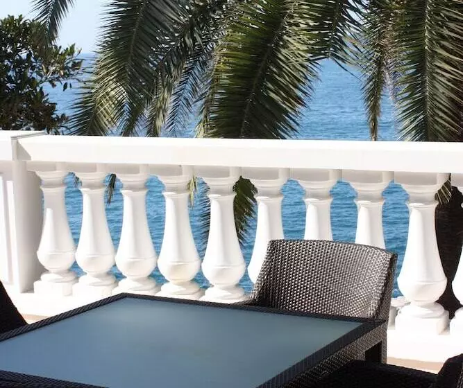 اتاق لوکس با چشم‌انداز دریا, Cap Estel