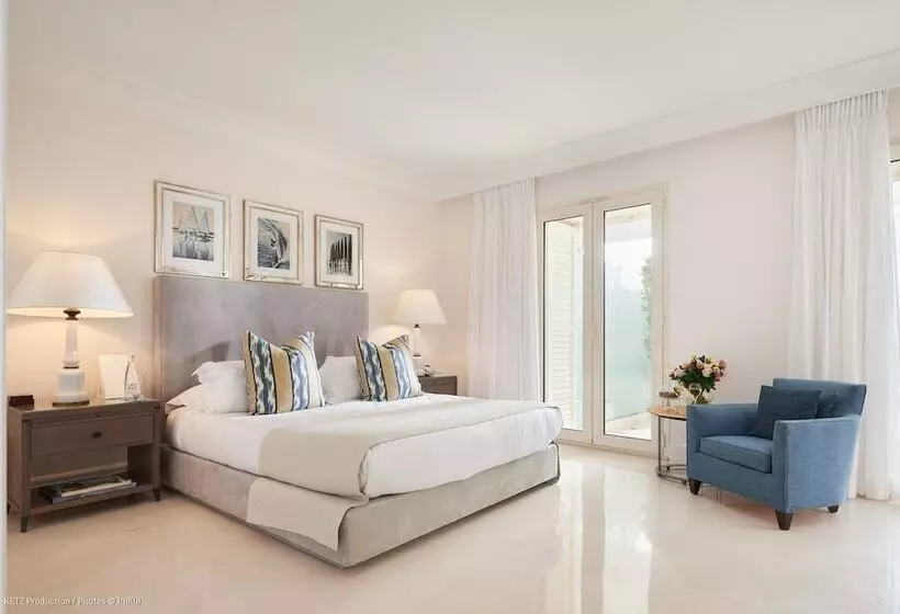 اتاق لوکس با چشم‌انداز دریا, Cap Estel