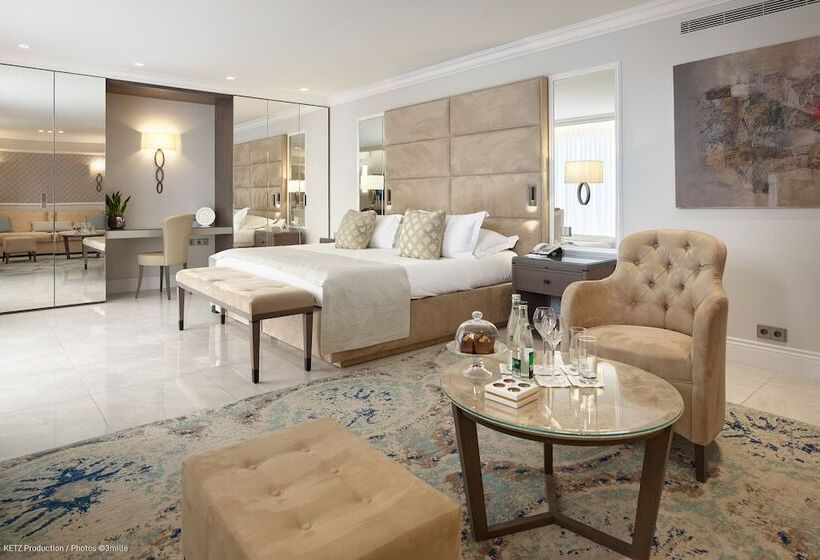 סוויטת ג'וניור, Cap Estel