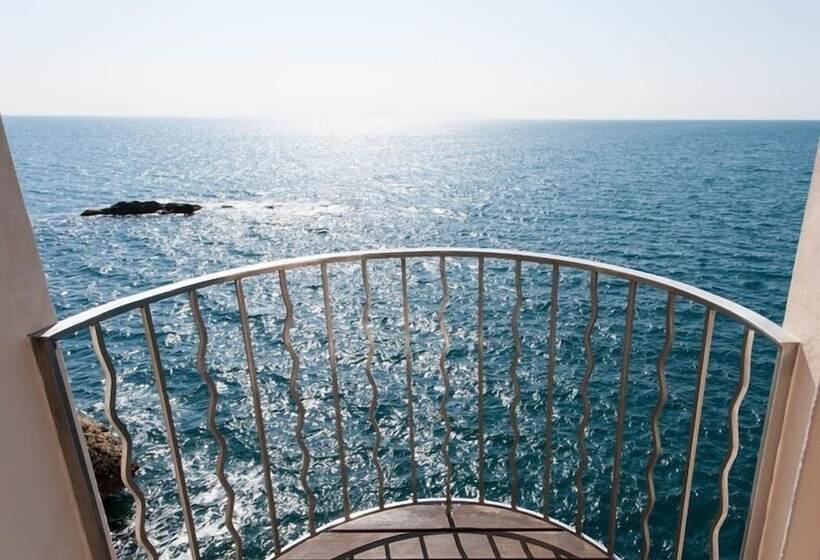 סוויטת ג'וניור נוף לים, Cap Estel