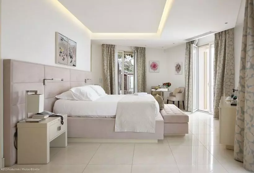 سوییت جونیور با چشم‌انداز دریا, Cap Estel