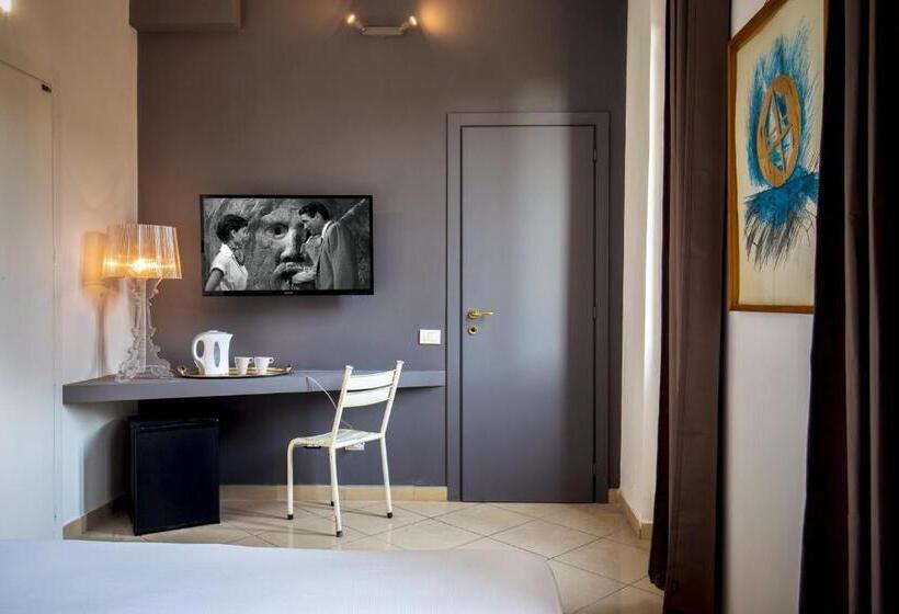 חדר סטנדרט מותאם לאדם עם מוגבלויות, Crossroad