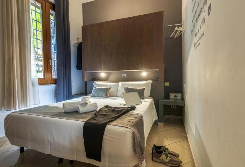 חדר אקונומי יחיד, Crossroad