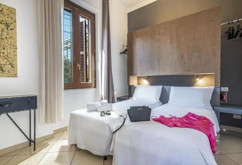 اتاق اکونومی, Crossroad