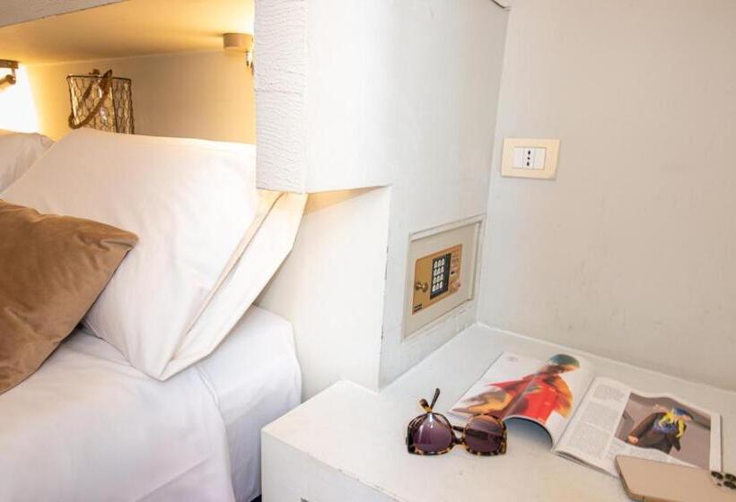 חדר סטנדרט, Crossroad