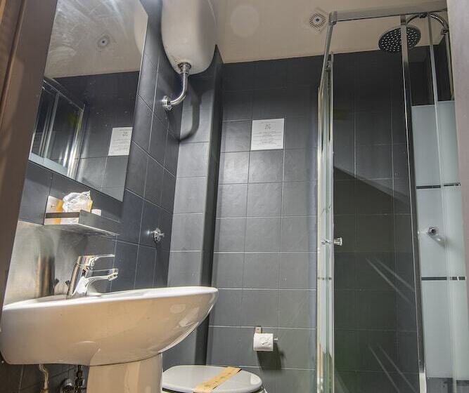 اتاق اکونومی یک تخته, Crossroad