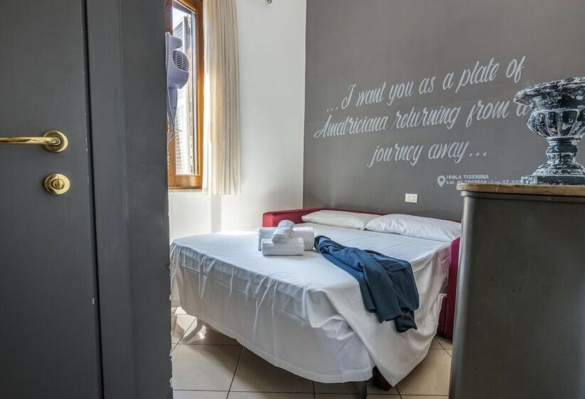 Economy Triple Room, Crossroad