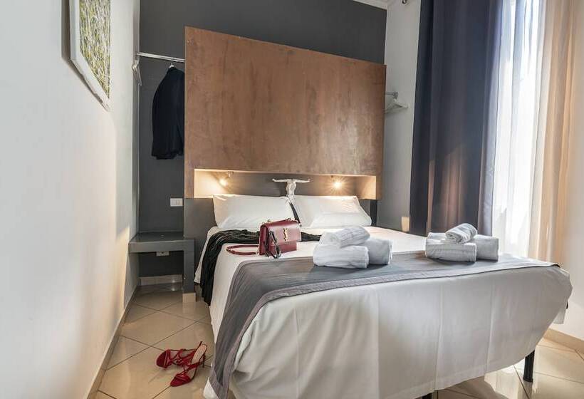 חדר אקונומי לשלושה, Crossroad