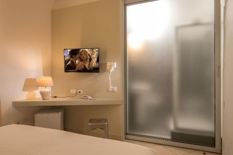 חדר קומפורט, Crossroad