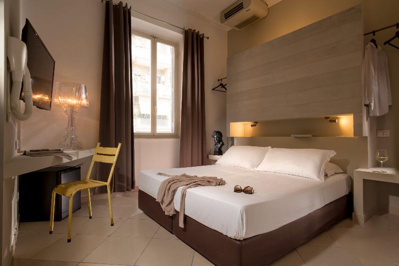 חדר קומפורט, Crossroad