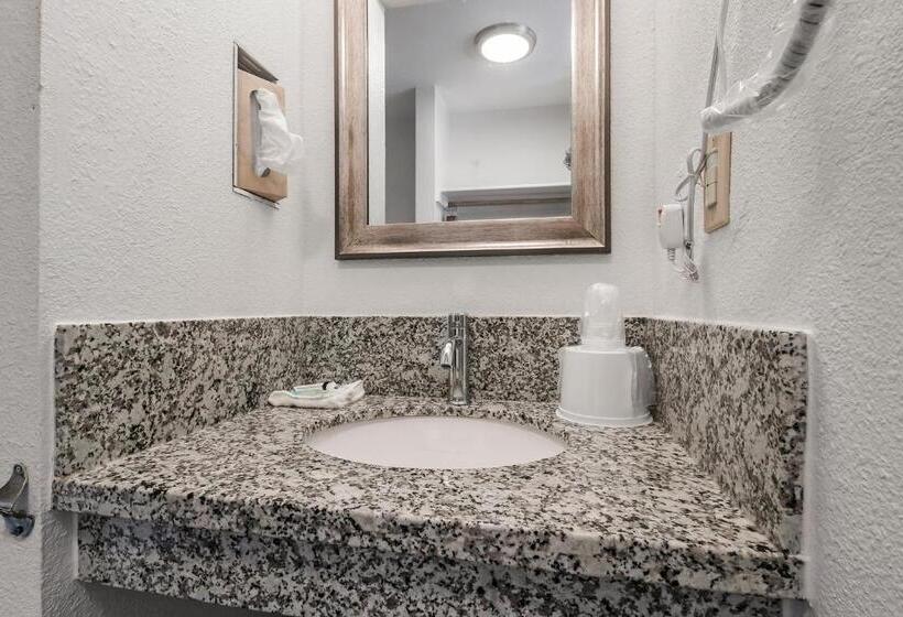 غرفه قياسيه سريرين مزدوجين, Heritage Inn Express Chico