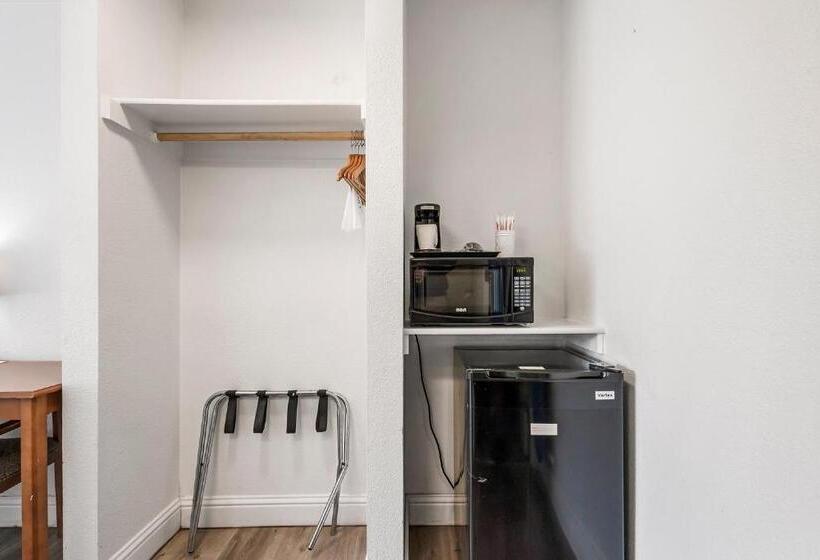 غرفه قياسيه سريرين مزدوجين, Heritage Inn Express Chico