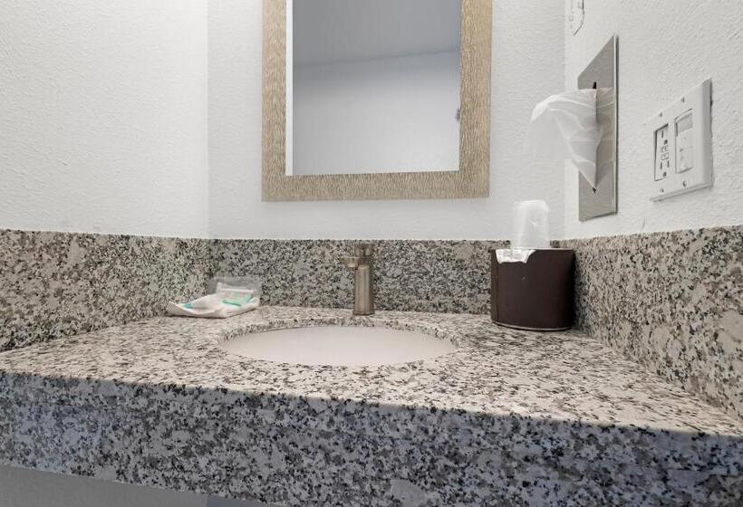 جناح, Heritage Inn Express Chico