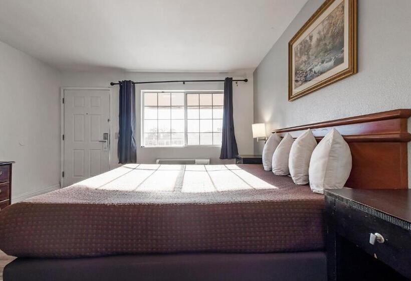 스탠다드 룸 킹사이즈 침대, Heritage Inn Express Chico