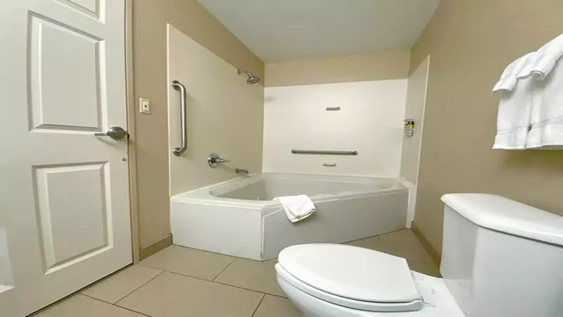 Sviitti King-vuode, Holiday Inn Express Bloomington West, An Ihg