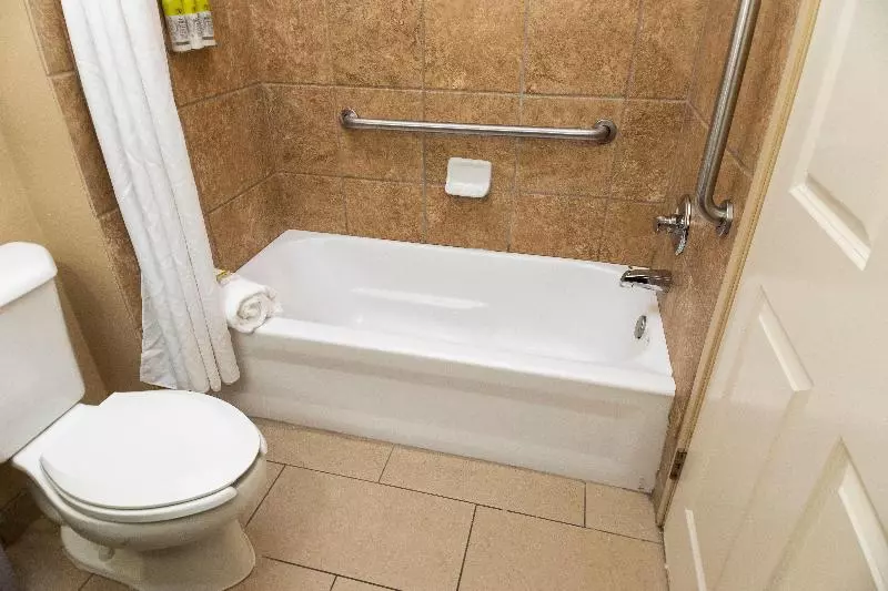 Standard-invahuone King-vuode, Holiday Inn Express Bloomington West, An Ihg
