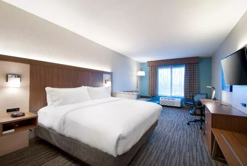 キングサイズベッドのスタンダードルーム, Holiday Inn Express Quantico   Stafford, An Ihg