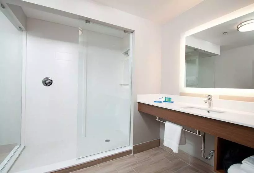 スイート, Holiday Inn Express Quantico   Stafford, An Ihg