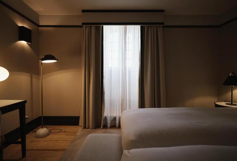 غرفة سوبيريور, Octant Lousa