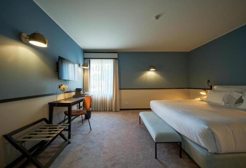 غرفة قياسية متصلة, Octant Lousa