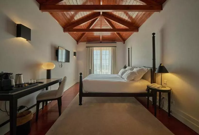 Deluxe Room Mountain View, Octant Lousa