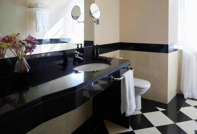 غرفة بريميوم, Octant Lousa