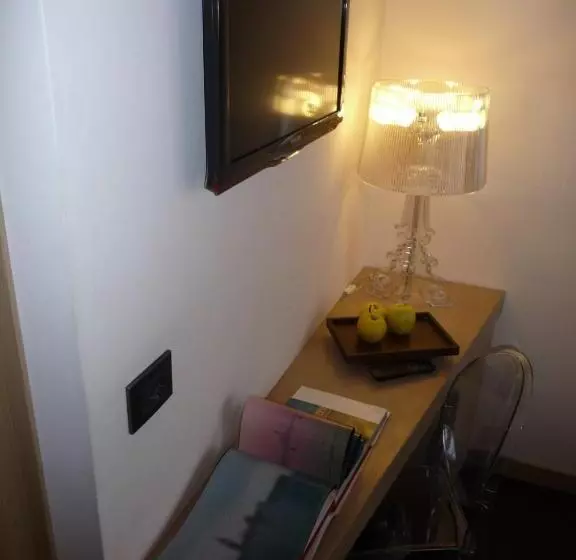 اتاق استاندارد یک نفره, Paris