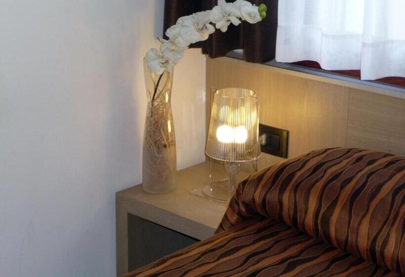 스탠다드 싱글 룸, Paris