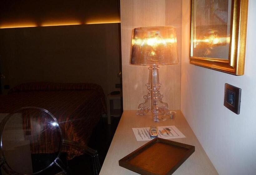 스탠다드 트리플 룸, Paris