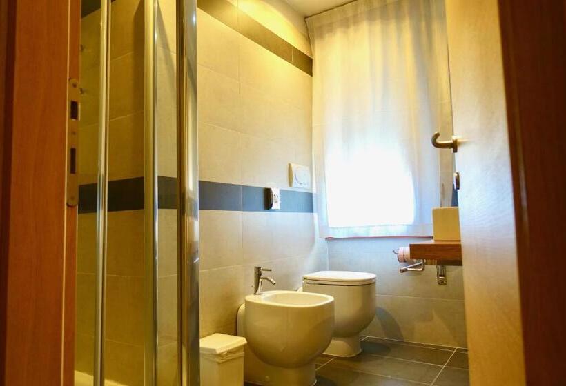 스탠다드 트리플 룸, Paris