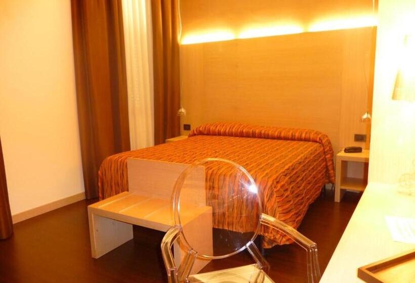 스탠다드 트리플 룸, Paris