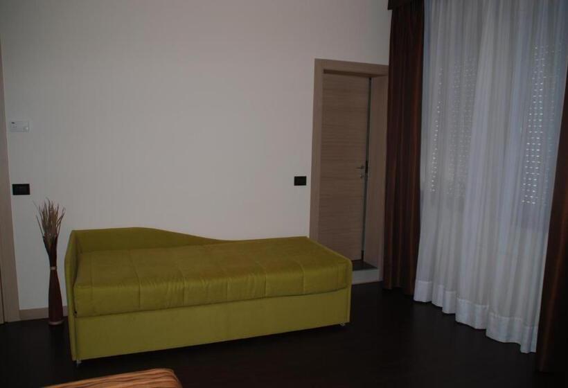 4인용 스탠다드 룸, Paris