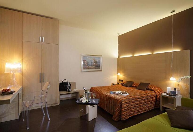 Номер Deluxe, Paris